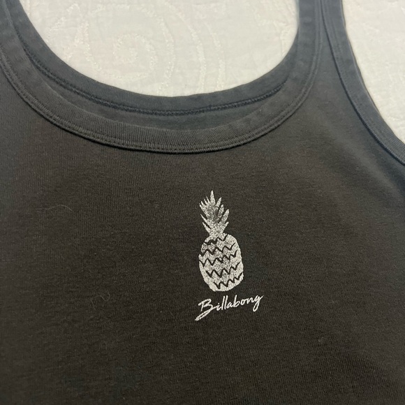 Billabong Tank Size Medium - Picture 2 of 3